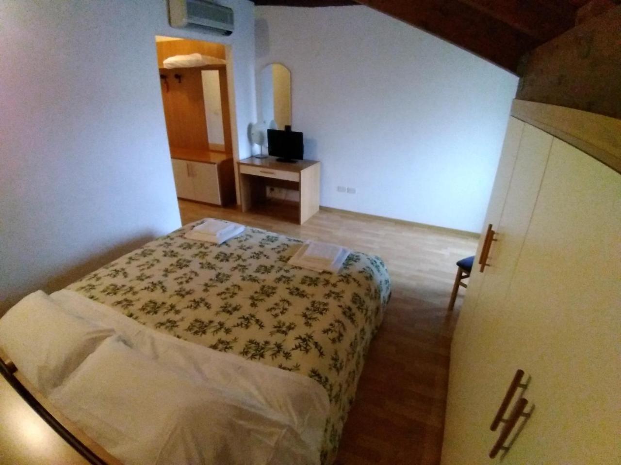 Hotel Oasi Муджа Экстерьер фото